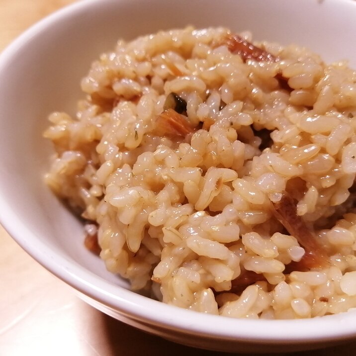 【電気圧力鍋】鮭とばの玄米炊き込みご飯